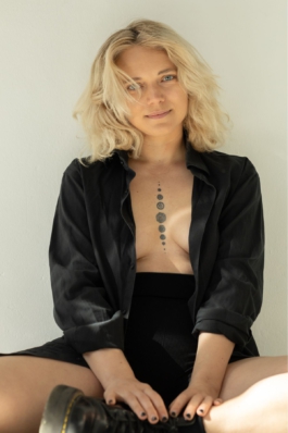 Editorial portrait photography with natural light