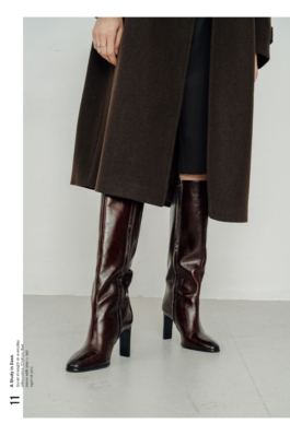 Editorial fashion lookbook exploring soft power, modern silhouettes and quiet confidence. Photographed by Berlin-based fashion photographer Miriam Dang.