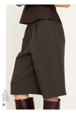 Editorial fashion lookbook exploring soft power, modern silhouettes and quiet confidence. Photographed by Berlin-based fashion photographer Miriam Dang.