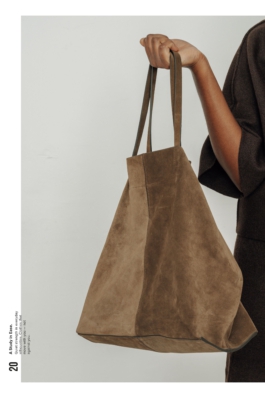 Editorial fashion lookbook exploring soft power, modern silhouettes and quiet confidence. Photographed by Berlin-based fashion photographer Miriam Dang.